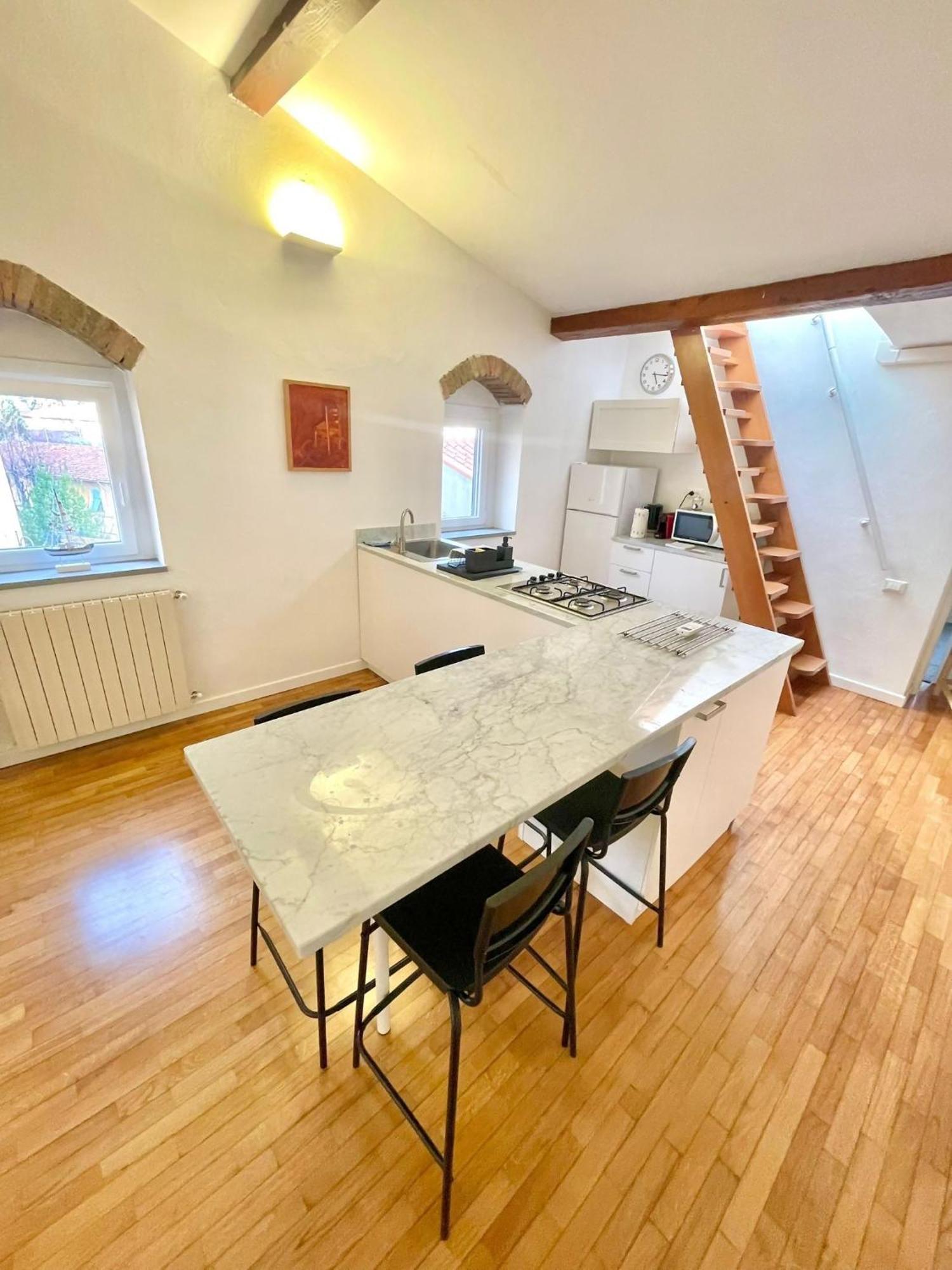 Susannas Lovely New Apartment Ливорно Екстериор снимка